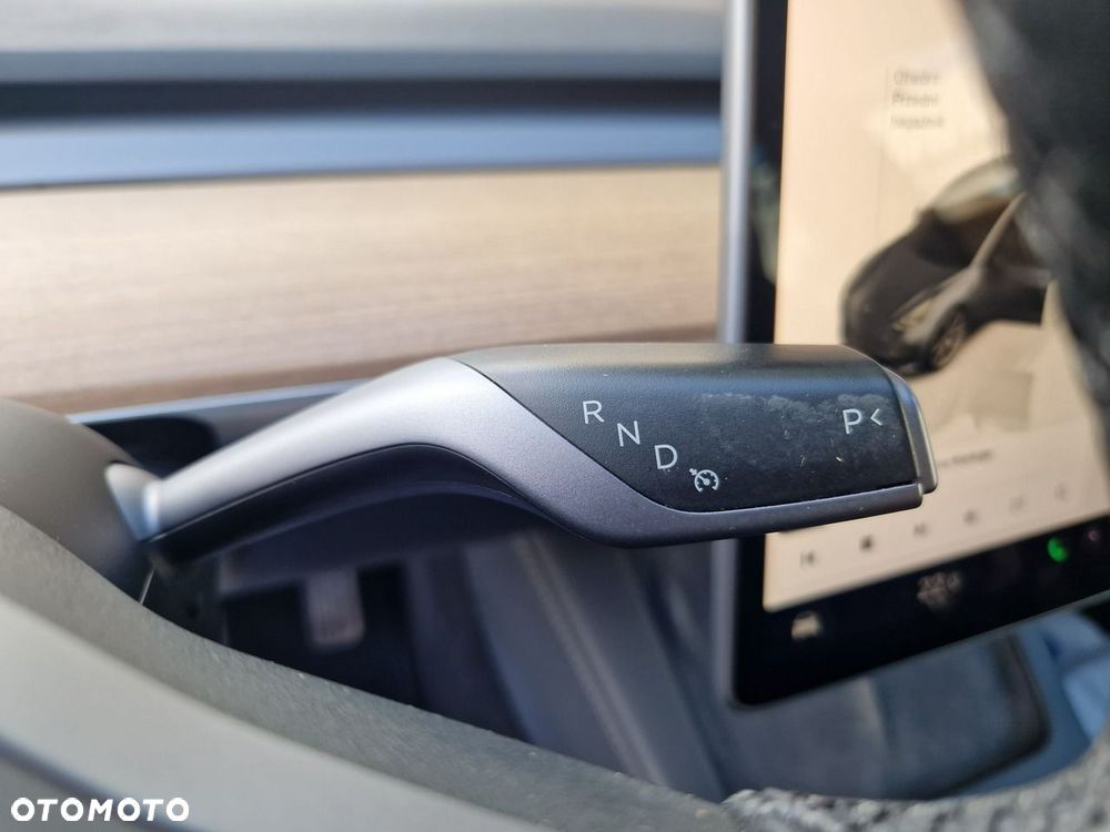 Tesla Model 3 - 14