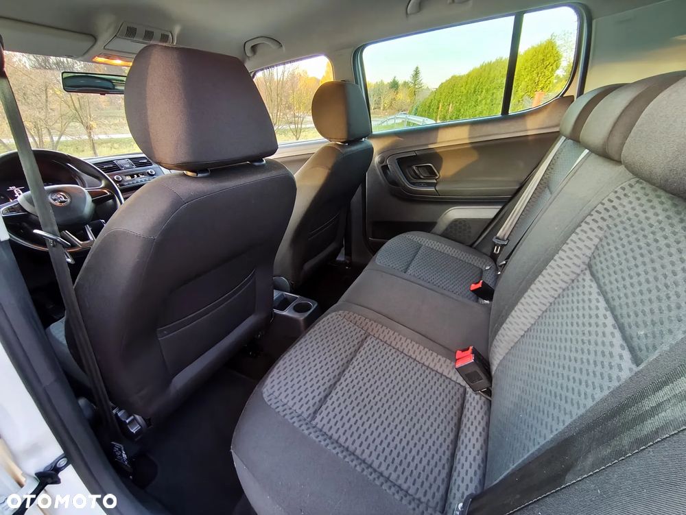 Skoda Fabia 1.2 HTP STYLE Edition - 10