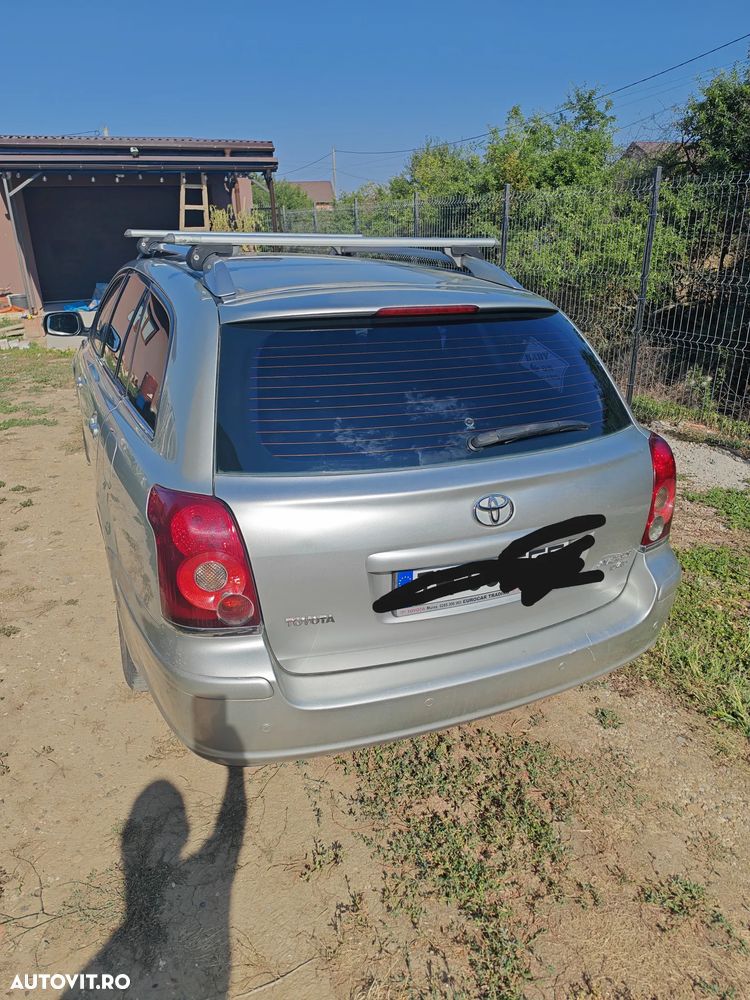 Toyota Avensis 2.0 D-4D Station Executive - 3