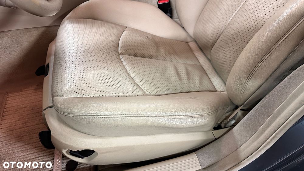 Mercedes-Benz Klasa E - 33