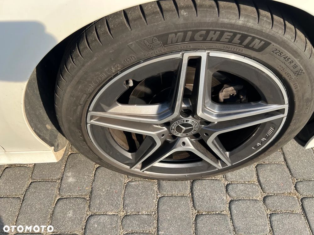 Mercedes-Benz CLA 180 AMG Line 7G-DCT - 28