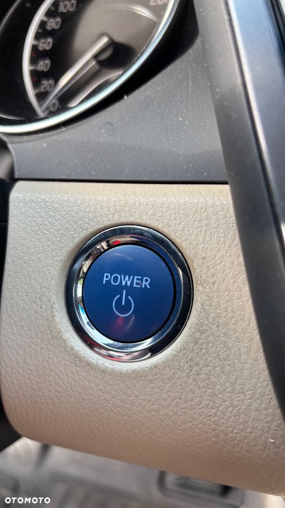 Toyota Camry 2.5 Hybrid Executive CVT - 21