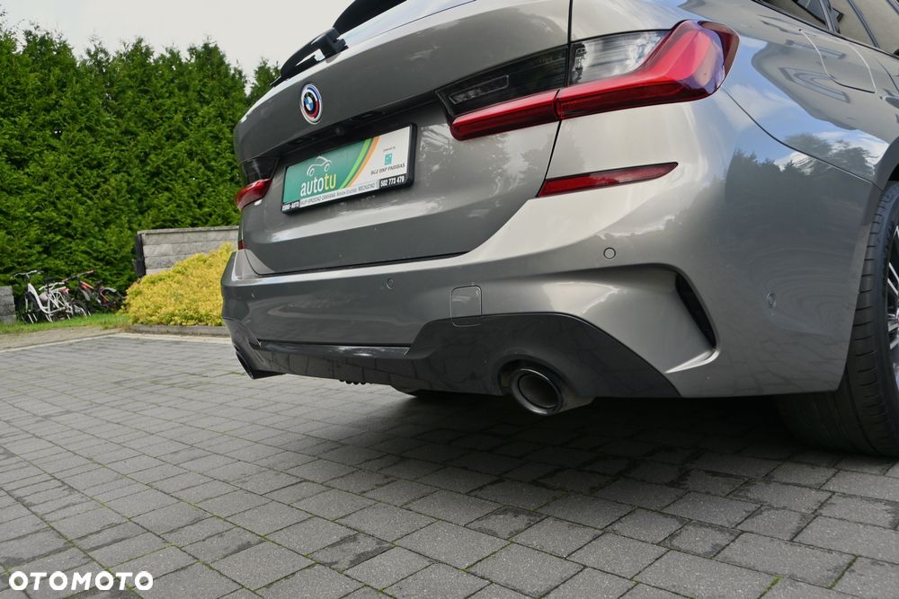 BMW Seria 3 320e M Sport - 38