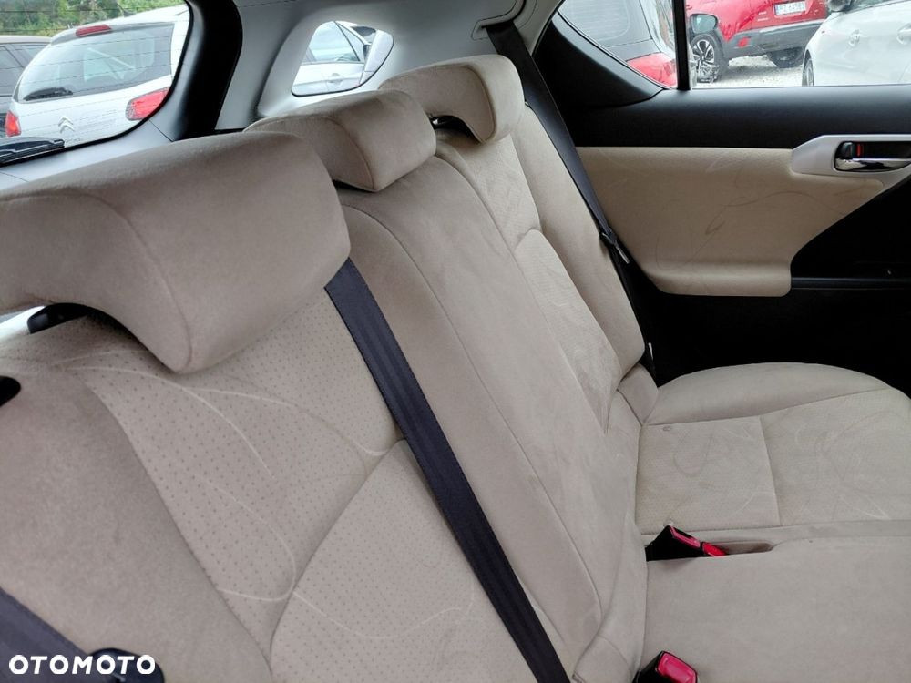 Lexus CT - 17