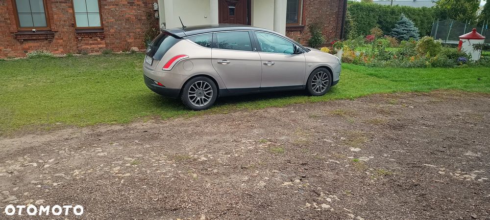 Lancia Delta 1.6 MJ Platino - 24