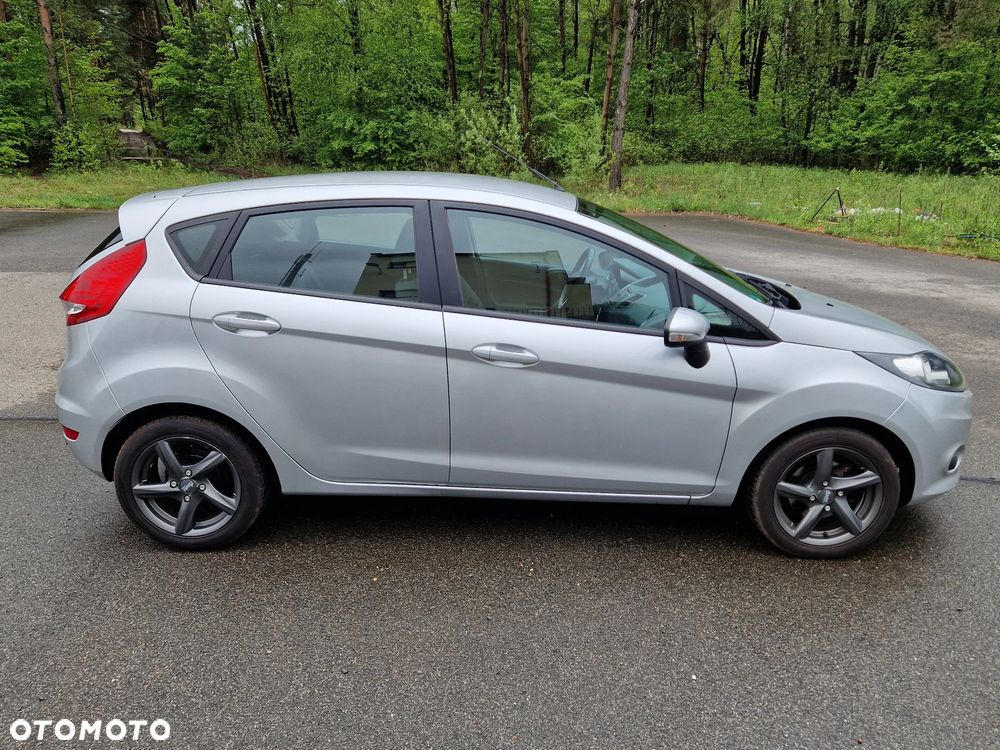 Ford Fiesta 1.4 Champions Edition - 9