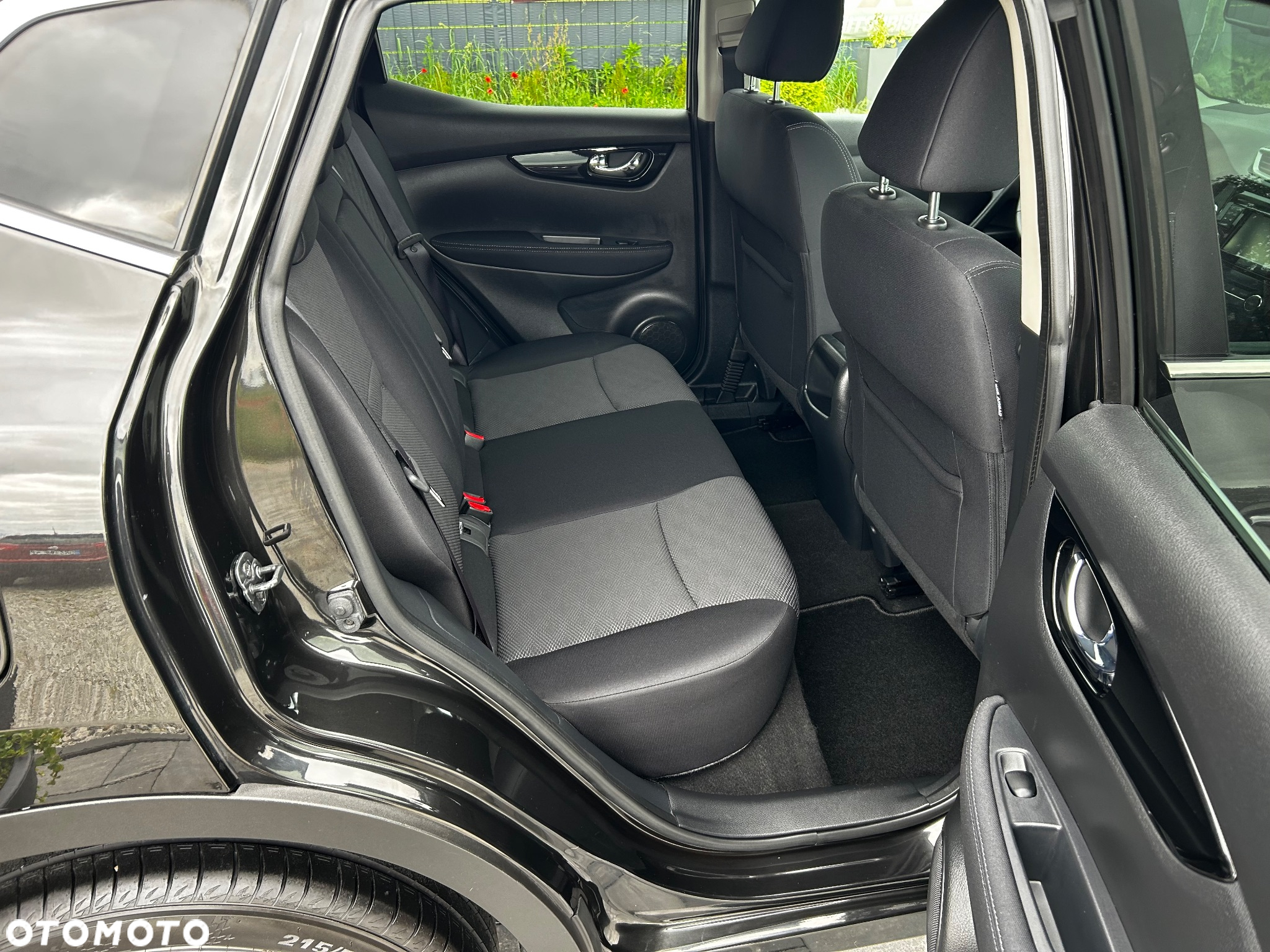 Nissan Qashqai 1.6 DIG-T N-Connecta - 17