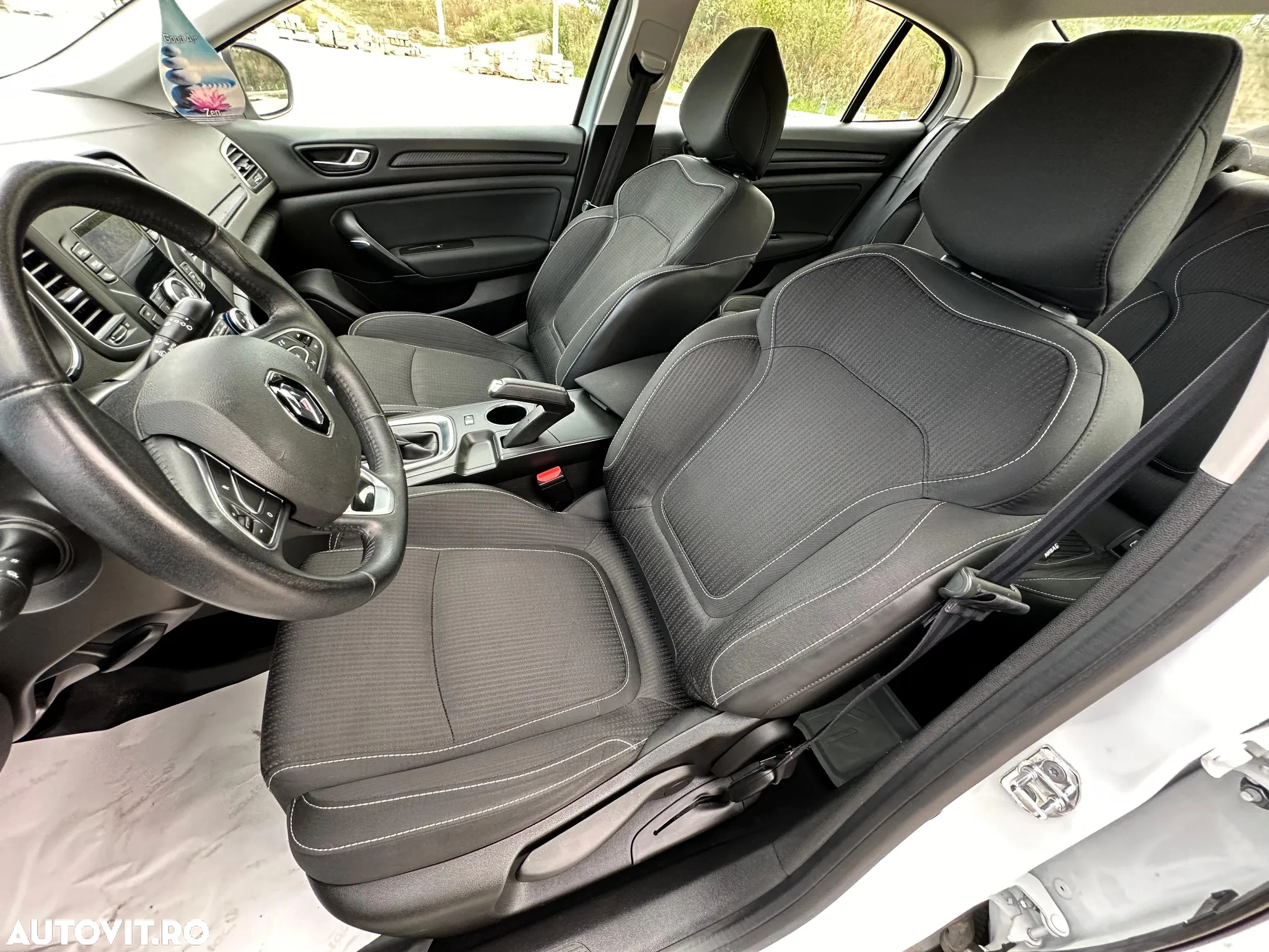 Renault Megane TCe EDC Zen - 14
