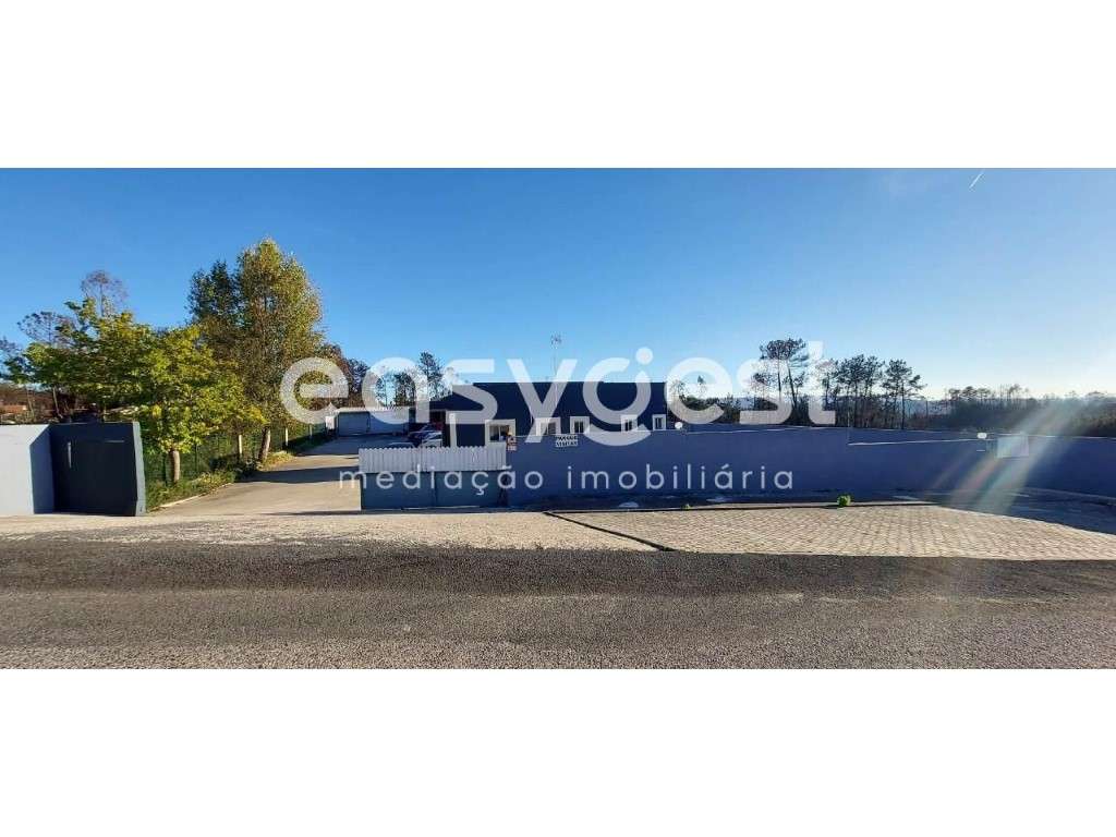 Armazém com 550m2 de construção na Caranguejeira- Leiria - Grande imagem: 3/13