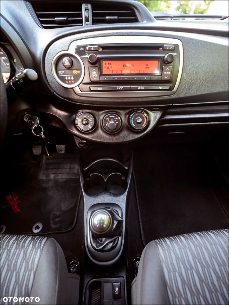 Toyota Yaris - 25