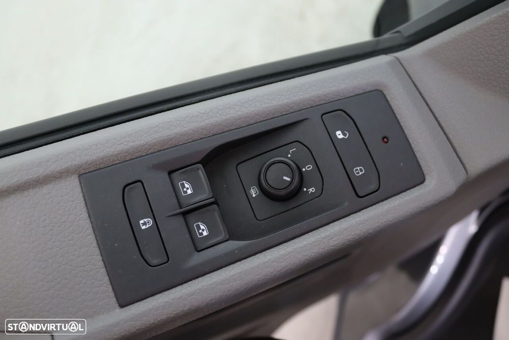 VW Transporter 2.0 TDI L.Business - 15