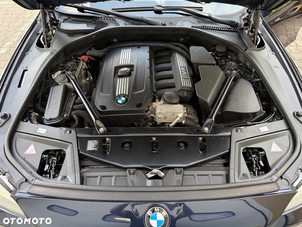 BMW Seria 5 530i Touring - 28