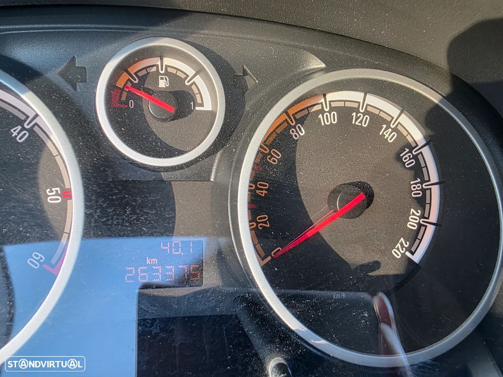 Opel Corsa 1.3 CDTi Enjoy EcoFLEX - 27