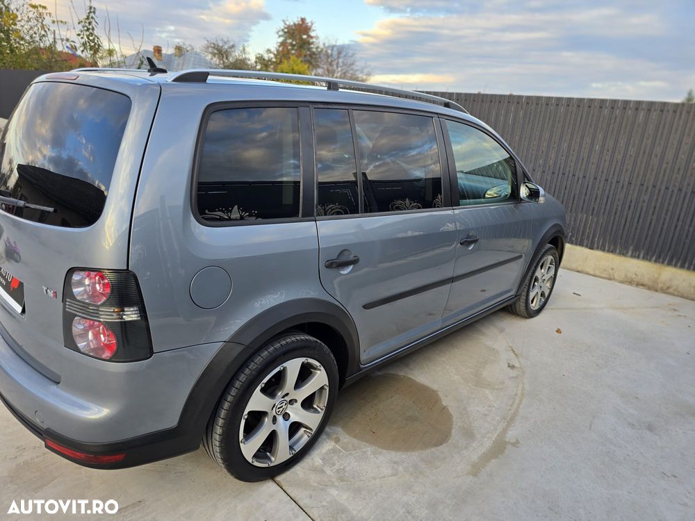 Volkswagen Touran 1.4 TSI Cross - 2
