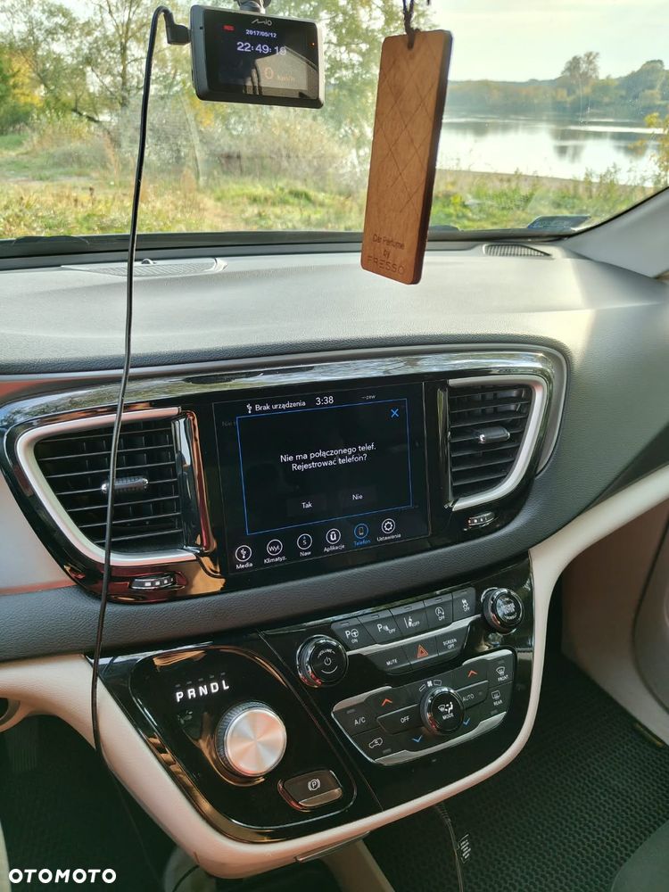 Chrysler Pacifica - 6