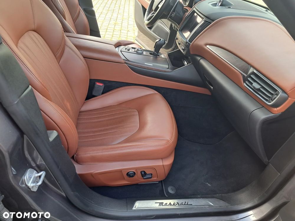 Maserati Levante - 16