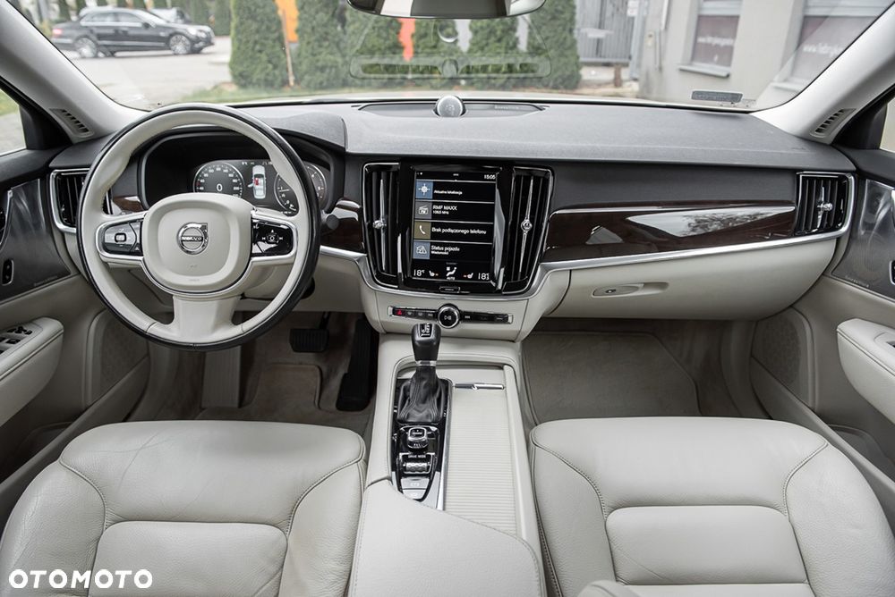 Volvo S90 D5 AWD Momentum - 30