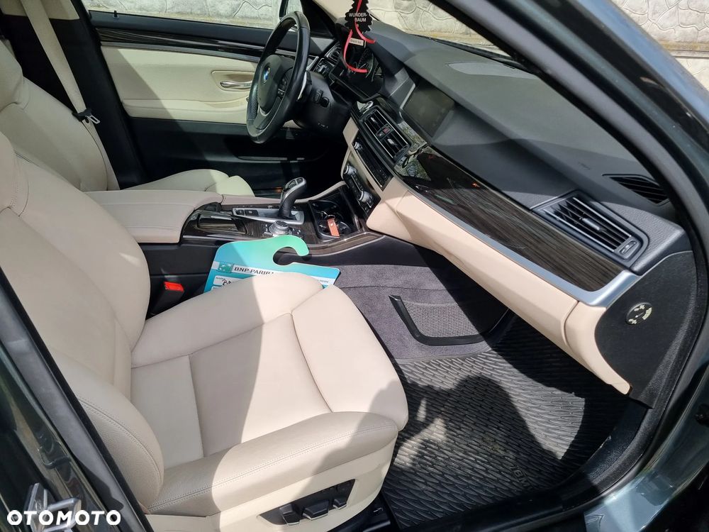 BMW Seria 5 528i Sport-Aut Luxury Line - 20