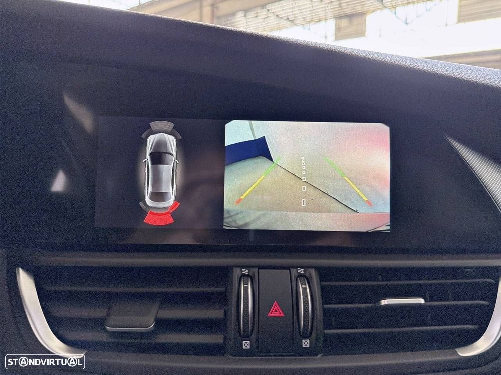 Alfa Romeo Giulia 2.0 T Veloce Q4 AT8 - 14