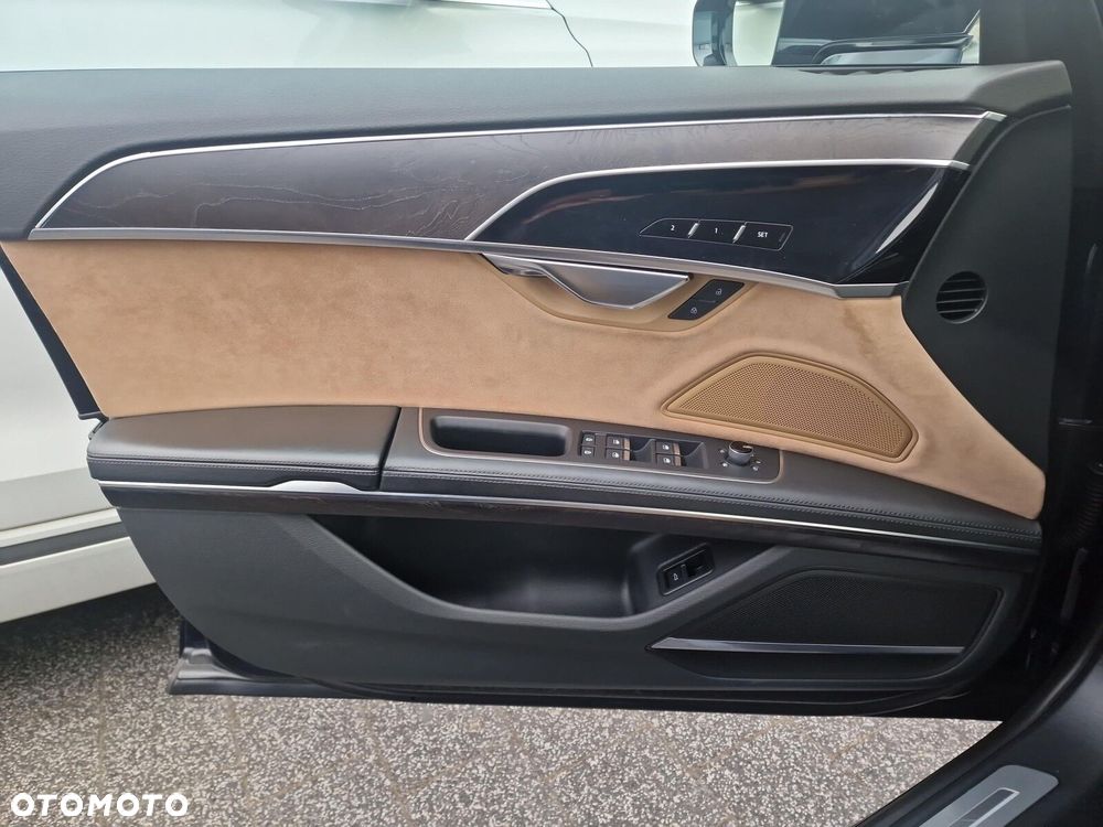 Audi A8 - 36