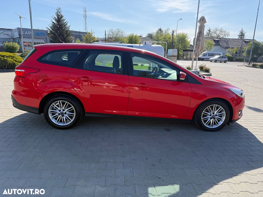 Ford Focus 1.0 EcoBoost Hybrid TITANIUM - 5