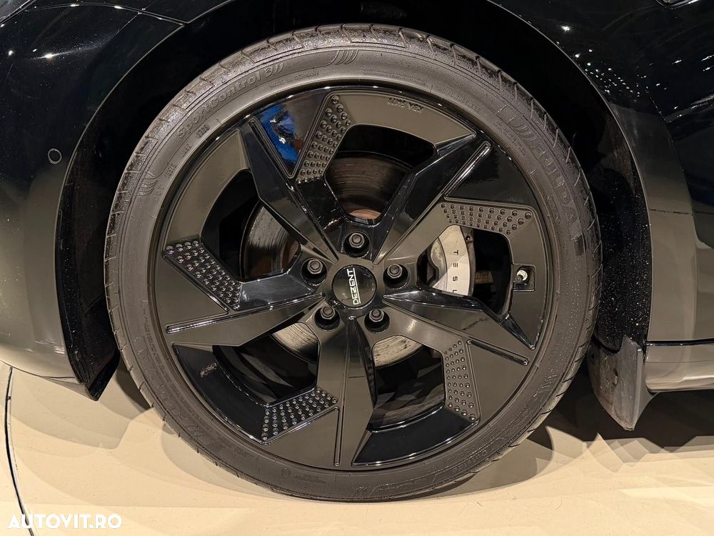 Tesla Model 3 - 21