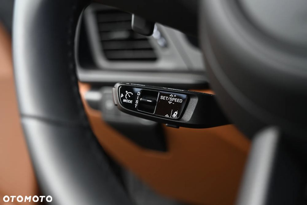 Porsche 911 Carrera 4 GTS - 35