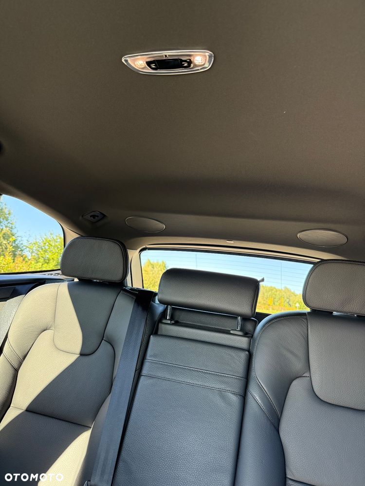 Volvo XC 60 D4 AWD R-Design - 22