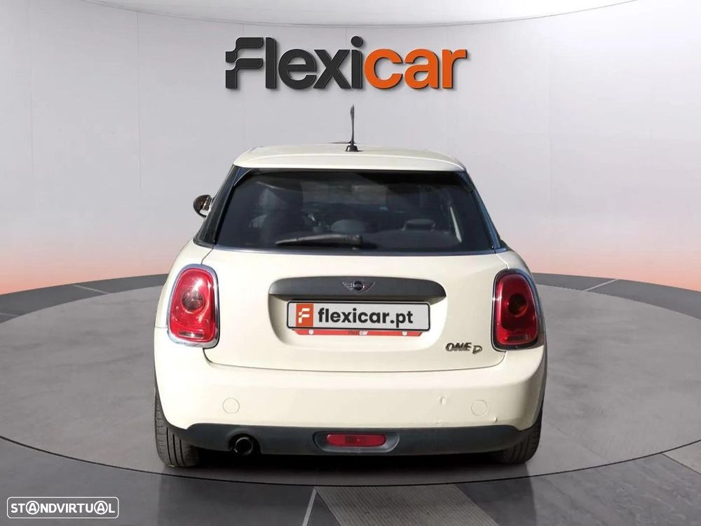 MINI 5 Portas One D - 7