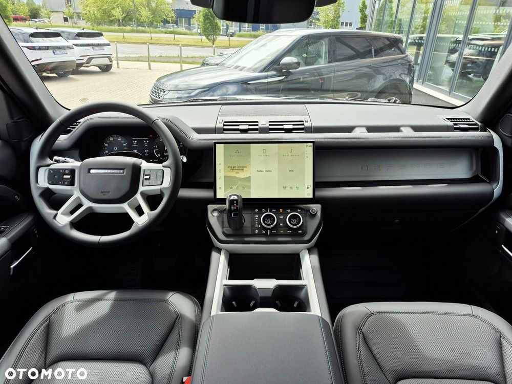 Land Rover Defender - 29