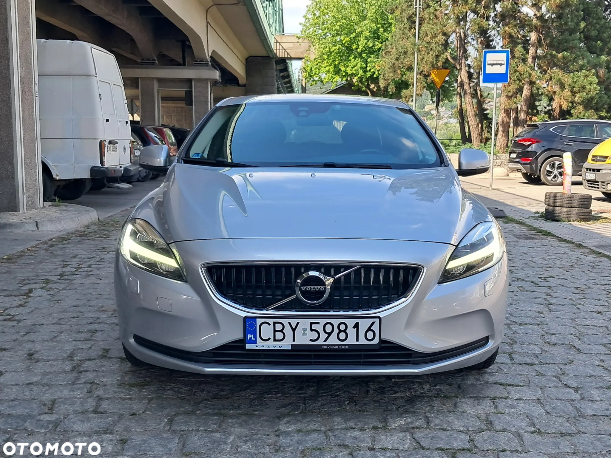 Volvo V40 D2 Drive-E Momentum - 12