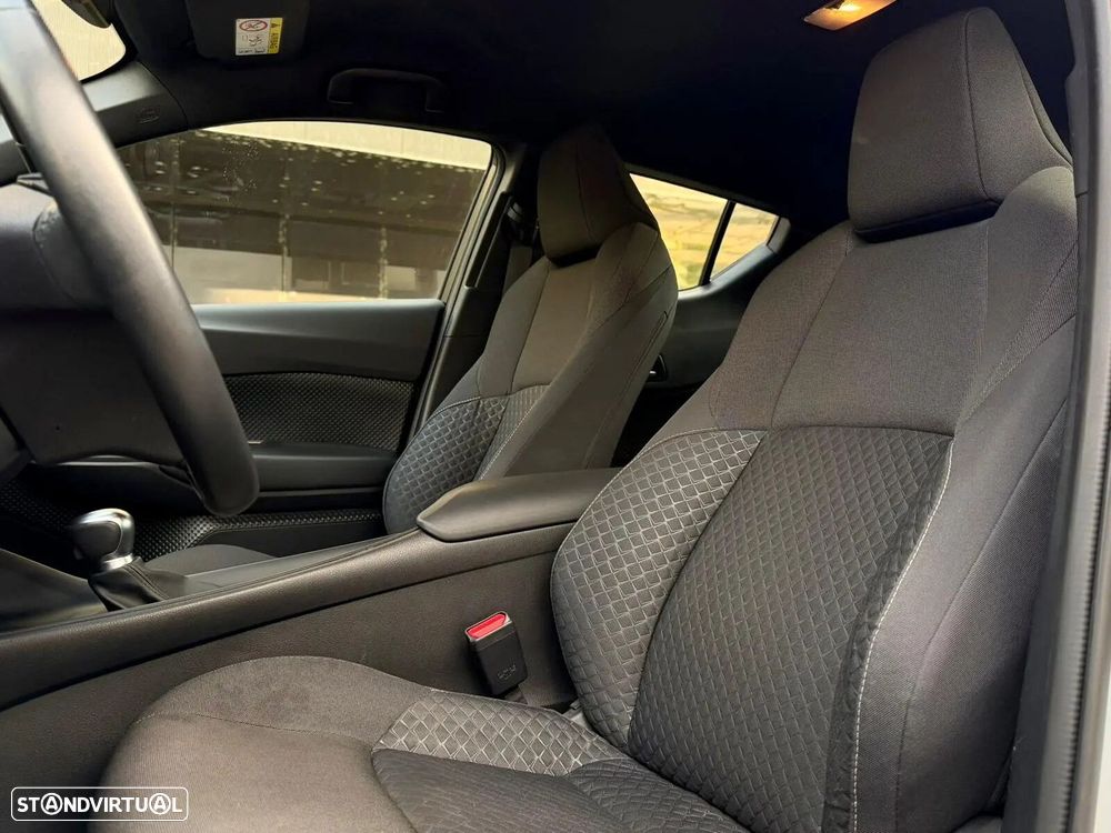 Toyota C-HR 1.8 Hybrid Exclusive - 32