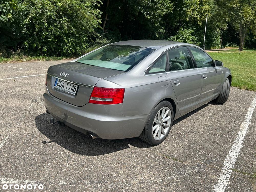 Audi A6 Limousine 2.4 - 8