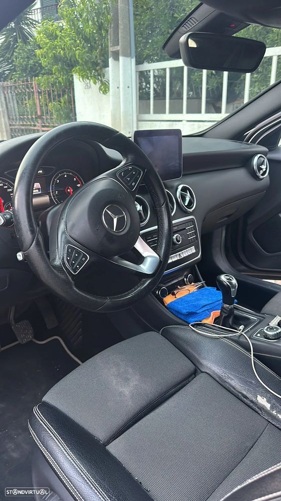 Mercedes-Benz A 180 d AMG Line - 6