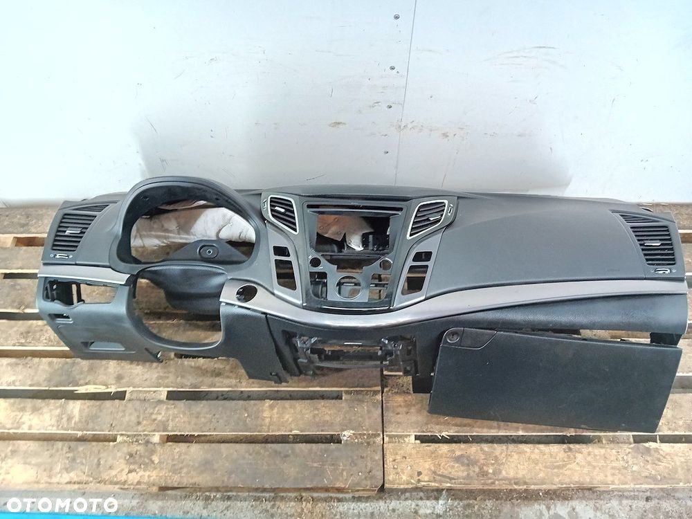 DESKA ROZDZIELCZA, KONSOLA HYUNDAI I40 - 1