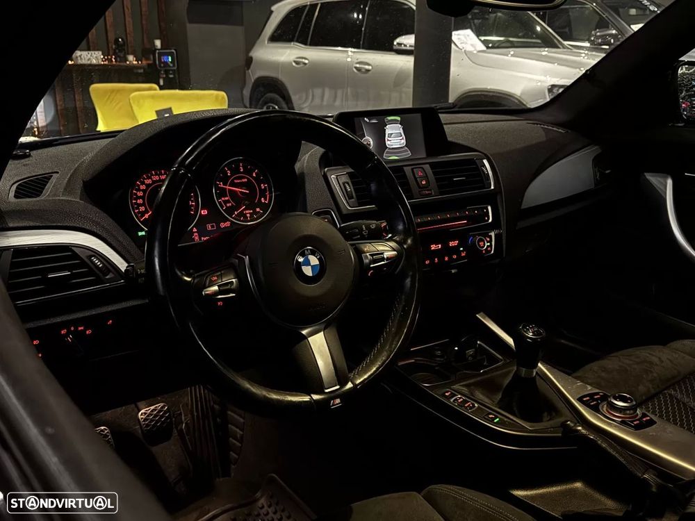 BMW 118 d Pack M - 17