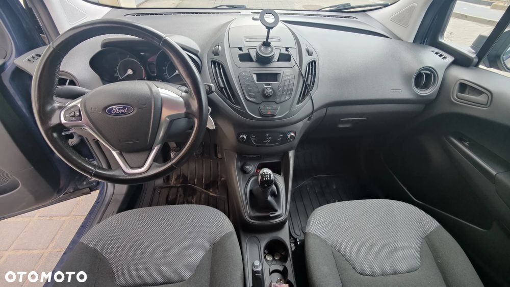 Ford Transit Courier - 8