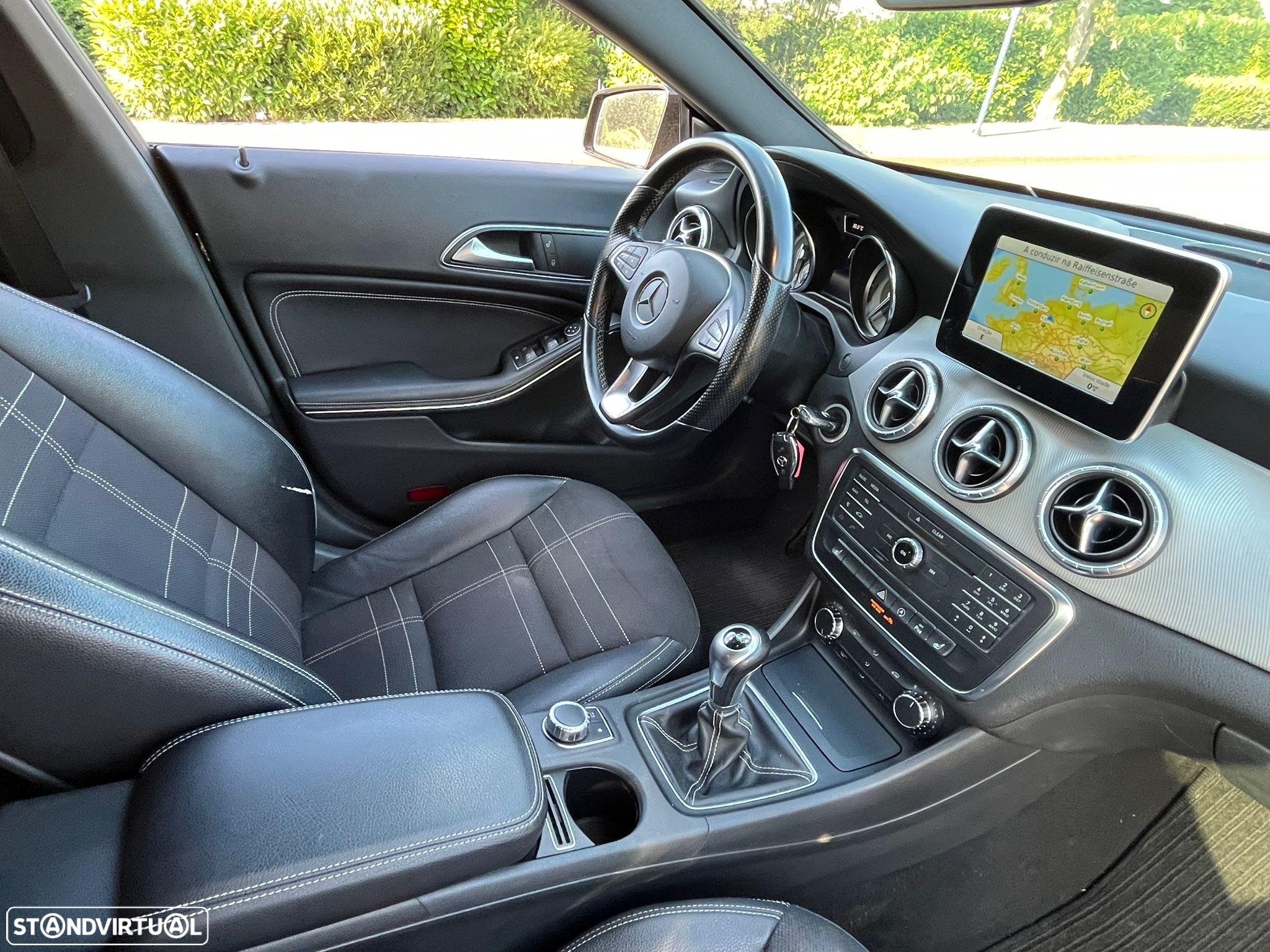 Mercedes-Benz CLA 200 d Shooting Brake Urban - 11