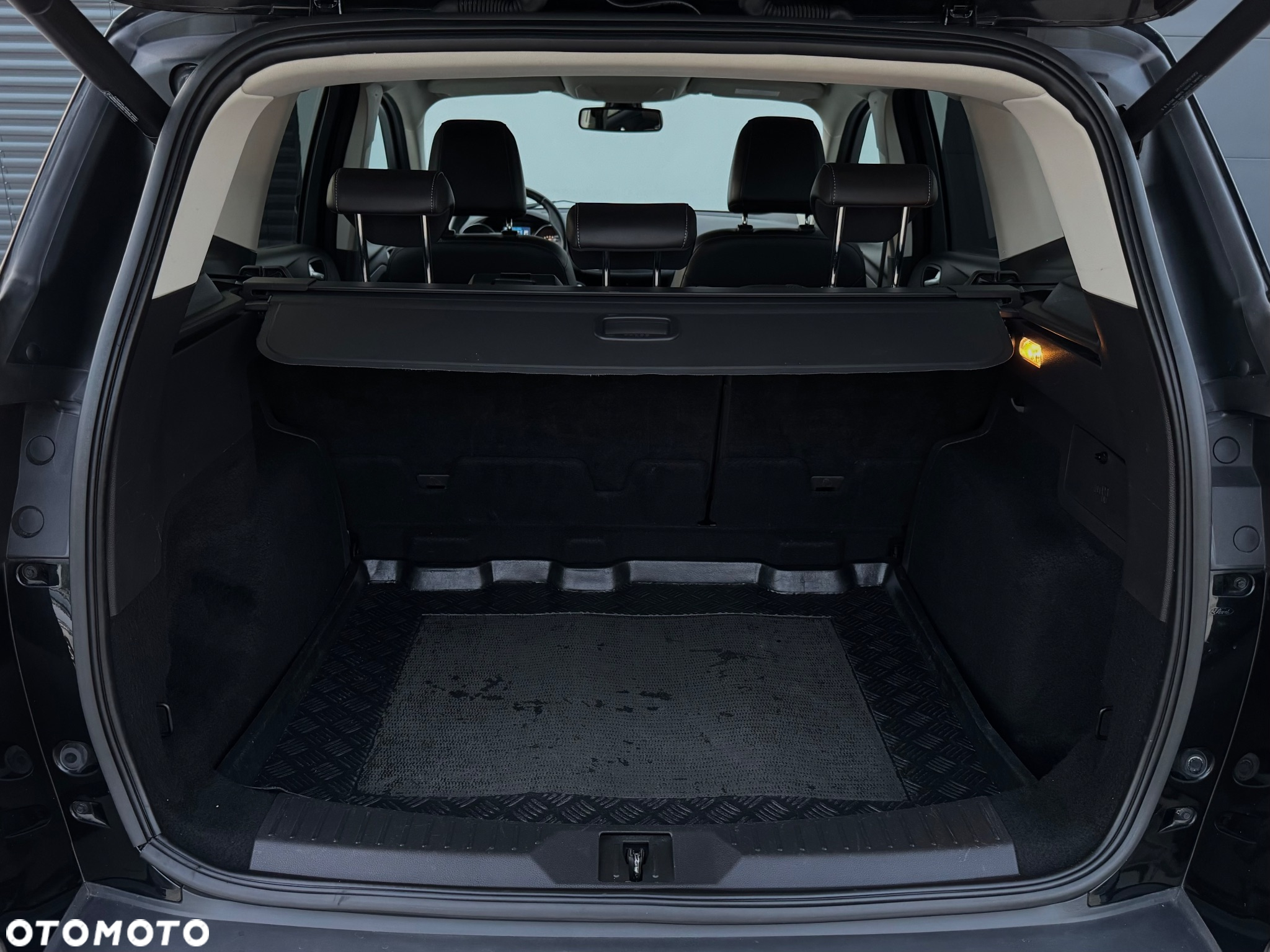 Ford Kuga 1.6 EcoBoost 2x4 Titanium - 28