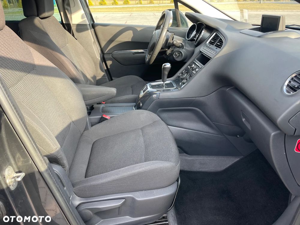 Peugeot 5008 - 10