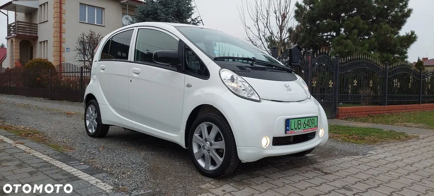 Peugeot iOn - 1