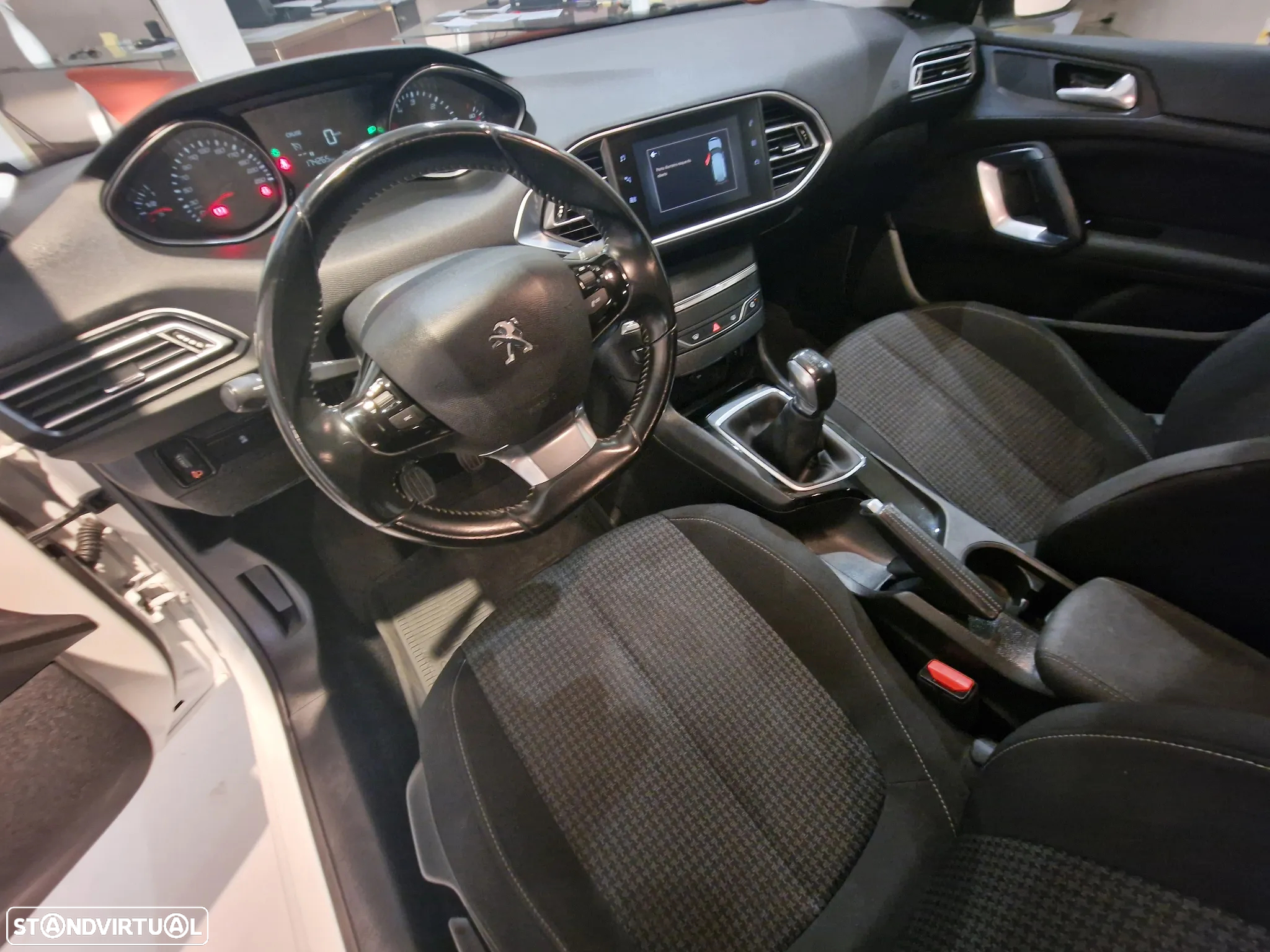 Peugeot 308 SW BlueHDi 100 Stop & Start Business-Line - 31