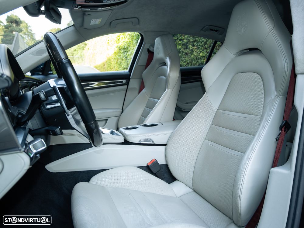 Porsche Panamera Turbo - 17