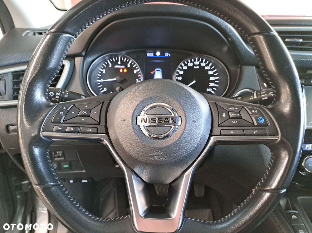 Nissan Qashqai 1.3 DIG-T N-Connecta DCT - 32