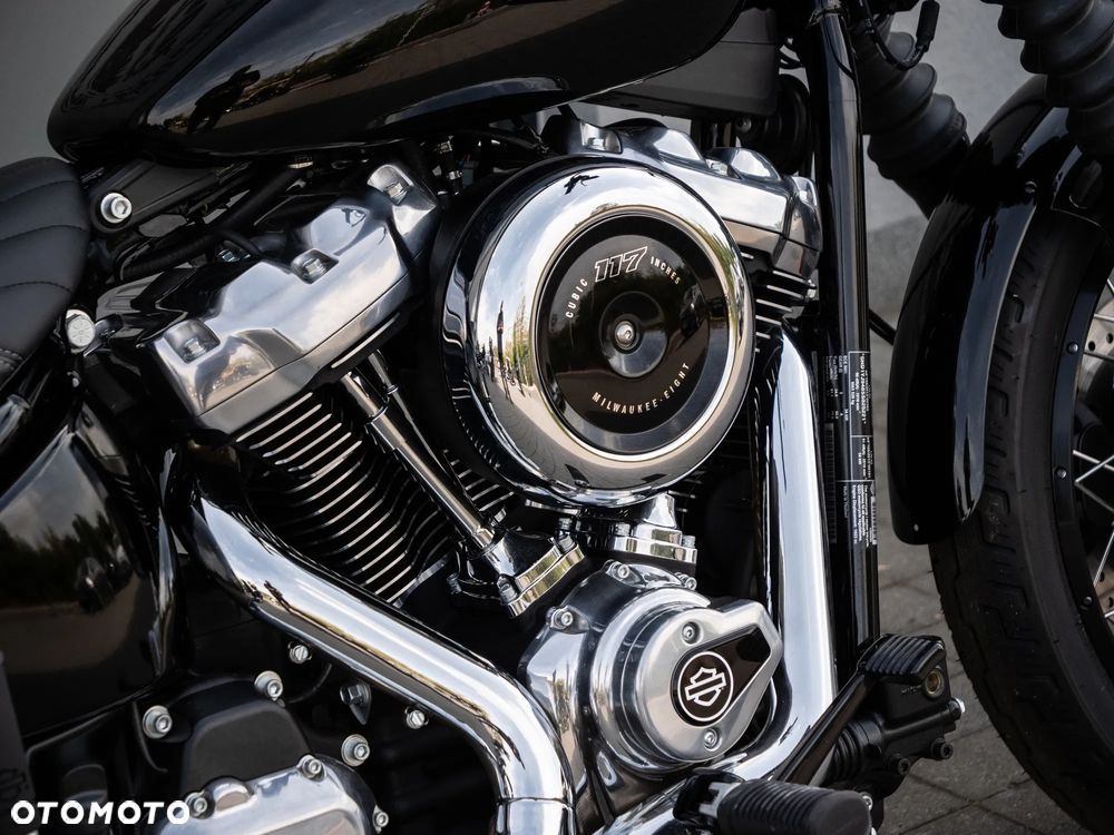 Harley-Davidson Softail Street Bob - 19