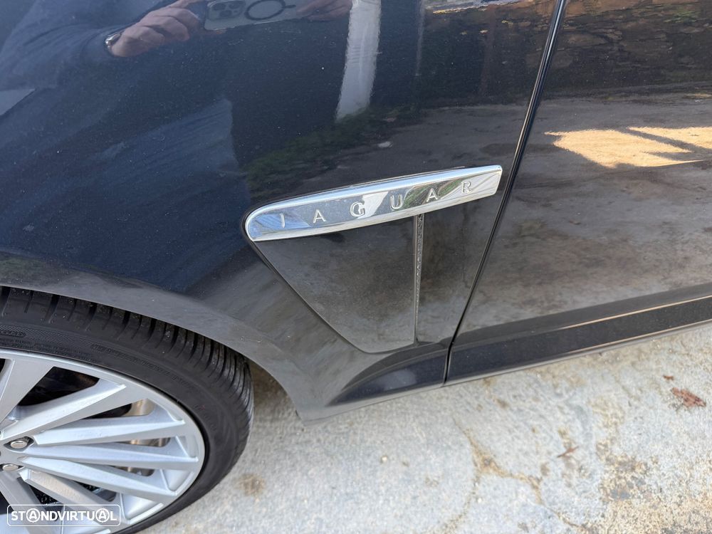 Jaguar XF 2.2 D Premium Luxury - 35