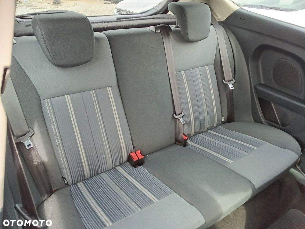 Ford Fiesta - 10
