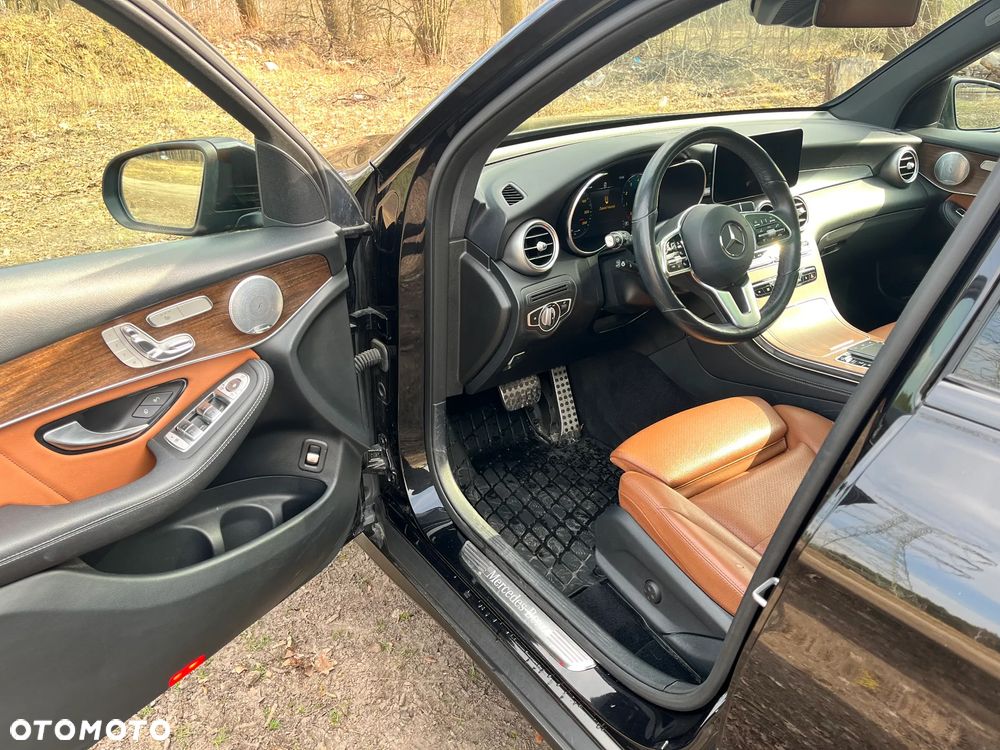 Mercedes-Benz GLC 300 4Matic 9G-TRONIC AMG Line - 10