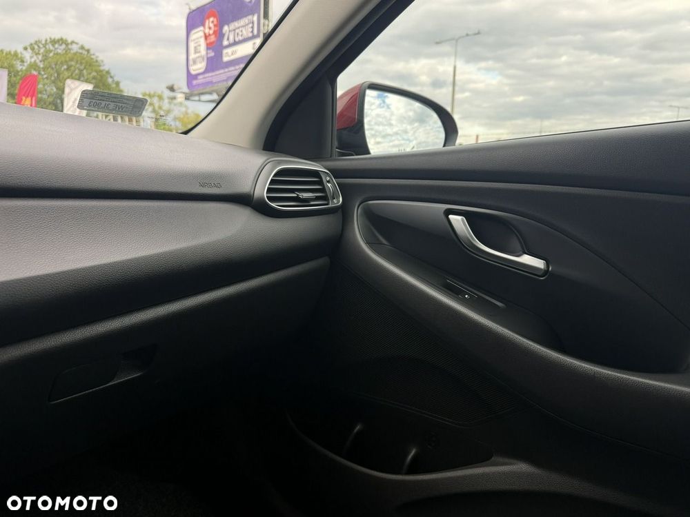 Hyundai i30 1.5 DPI Classic + - 26