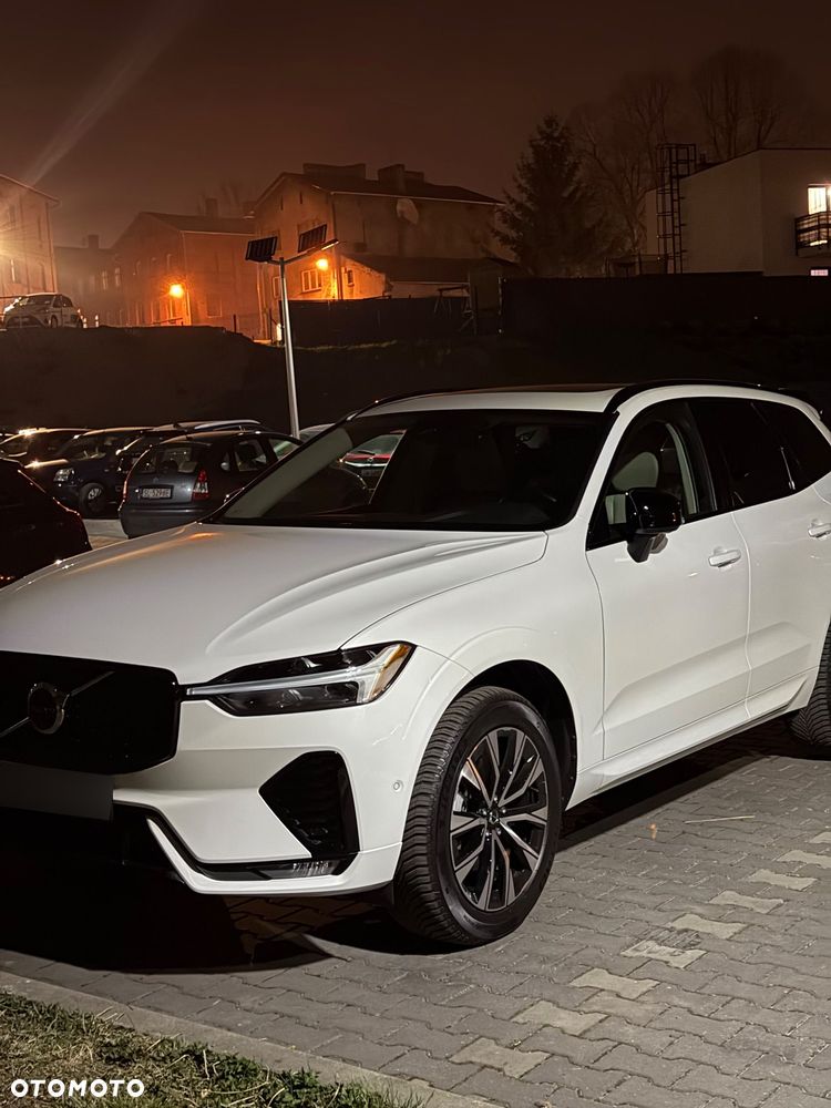 Volvo XC 60 B5 B AWD Plus Dark - 1